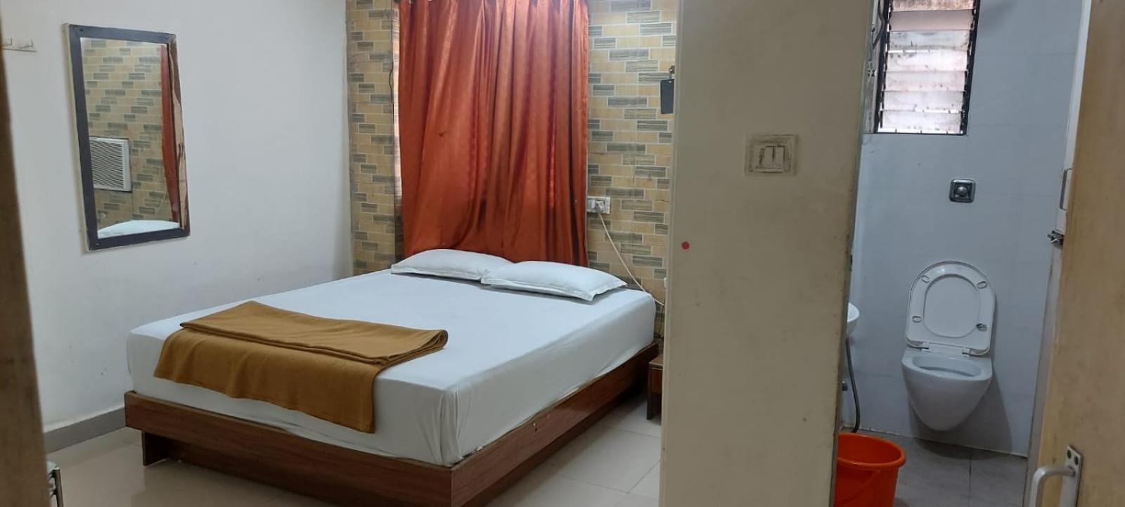 Glitz Hotels Sai Guest House - Nr Inorbit Mall Vashi นาวีมุมไบ ภายนอก รูปภาพ