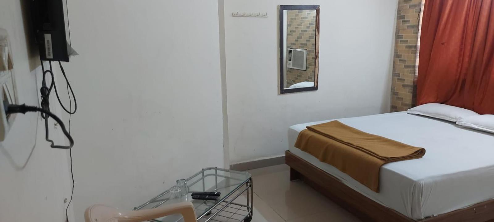 Glitz Hotels Sai Guest House - Nr Inorbit Mall Vashi นาวีมุมไบ ภายนอก รูปภาพ