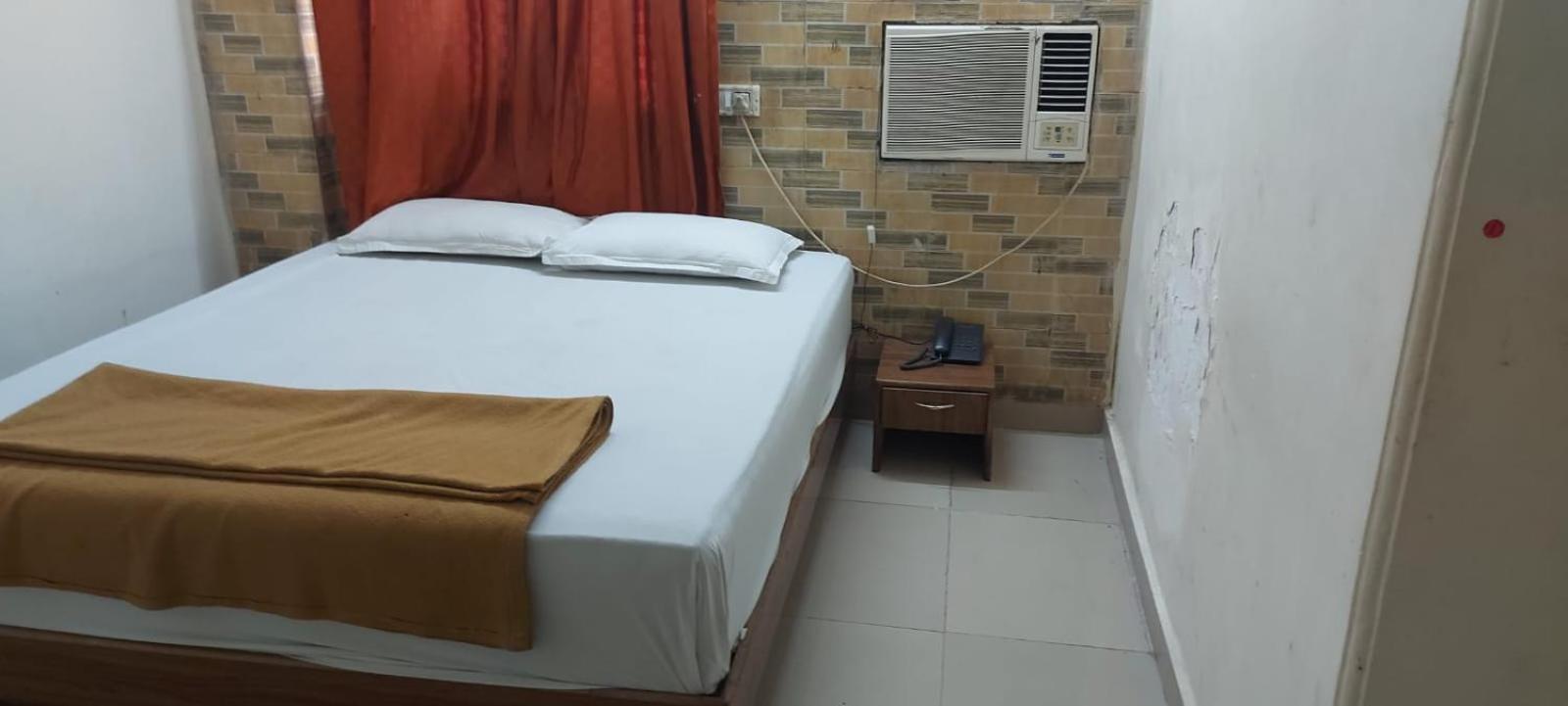 Glitz Hotels Sai Guest House - Nr Inorbit Mall Vashi นาวีมุมไบ ภายนอก รูปภาพ