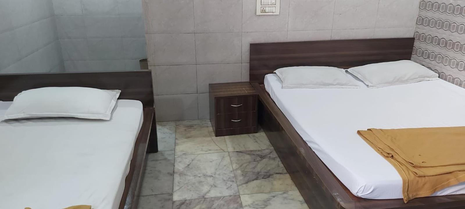 Glitz Hotels Sai Guest House - Nr Inorbit Mall Vashi นาวีมุมไบ ภายนอก รูปภาพ