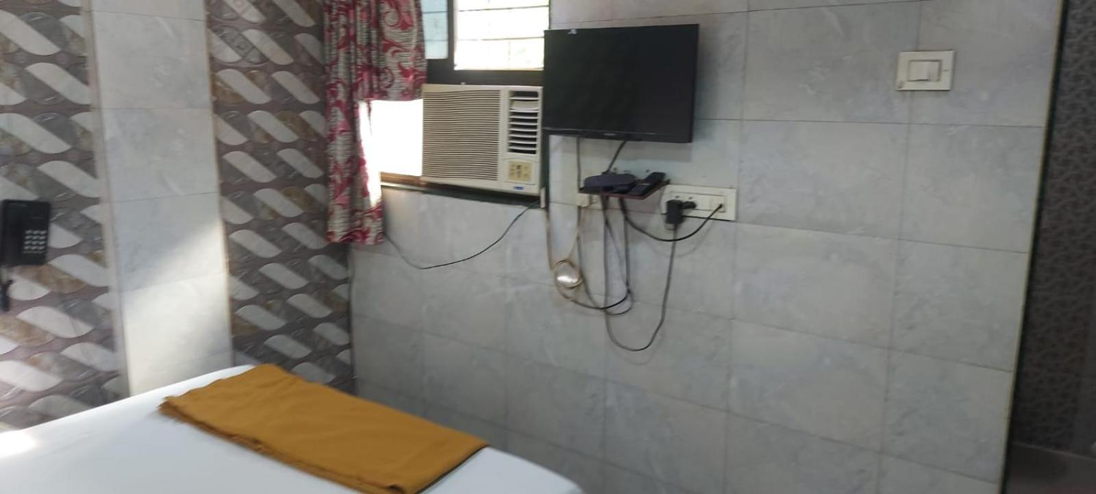 Glitz Hotels Sai Guest House - Nr Inorbit Mall Vashi นาวีมุมไบ ภายนอก รูปภาพ