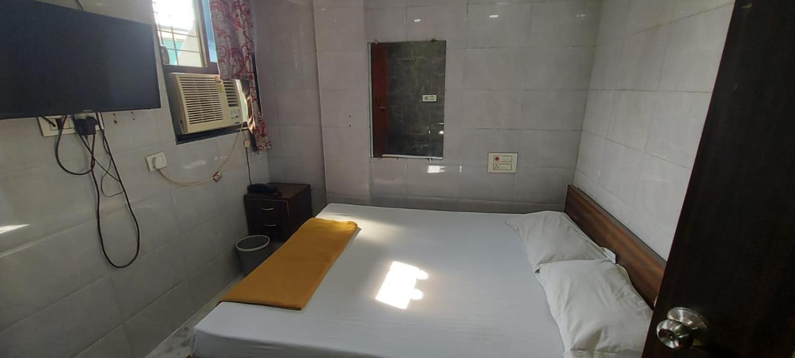 Glitz Hotels Sai Guest House - Nr Inorbit Mall Vashi นาวีมุมไบ ภายนอก รูปภาพ