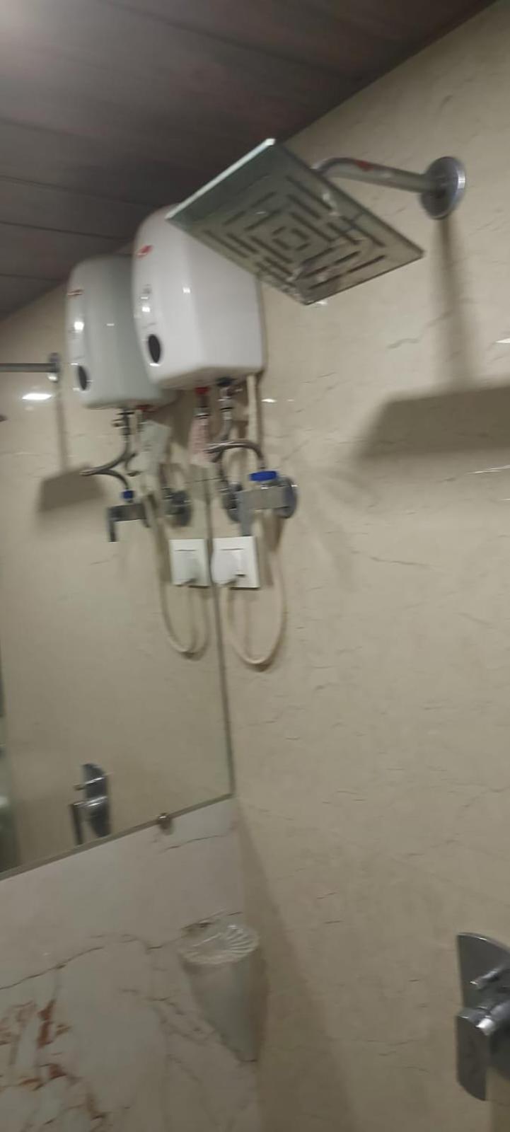 Glitz Hotels Sai Guest House - Nr Inorbit Mall Vashi นาวีมุมไบ ภายนอก รูปภาพ